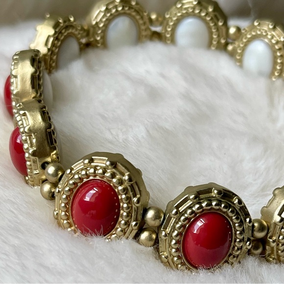 CHICOS | NYSSA Reversible Stretch Bracelet Crisp White Sultry Crimson Gold Tone - Picture 4 of 9